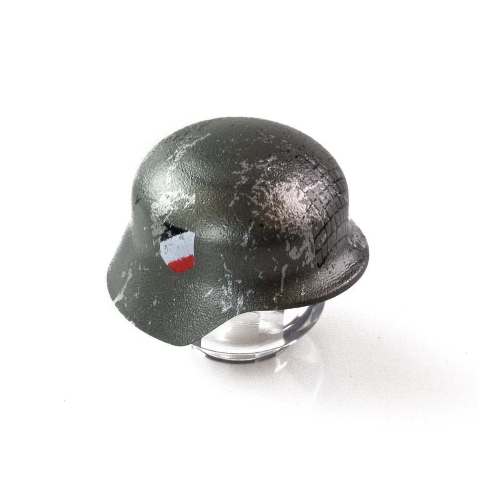 Tri-Color Badge Stahlhelm (Weathered) – The Minifig Co.